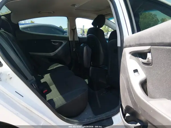 5NPDH4AE0GH675923 2016 HYUNDAI ELANTRA - Image 8
