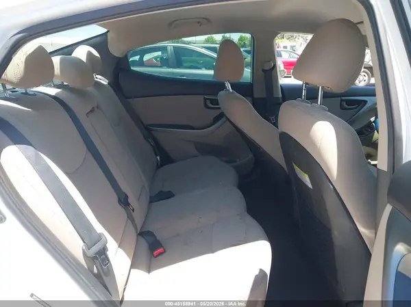 5NPDH4AE0GH684606 2016 HYUNDAI ELANTRA - Image 8