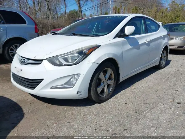 5NPDH4AE0GH685643 2016 HYUNDAI ELANTRA - Image 2