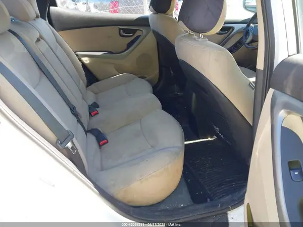 5NPDH4AE0GH685643 2016 HYUNDAI ELANTRA - Image 8