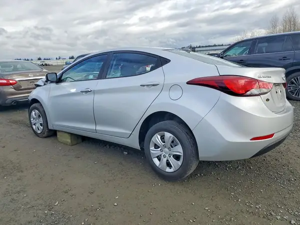 5NPDH4AE0GH686825 2016 HYUNDAI ELANTRA - Image 2