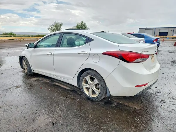 5NPDH4AE0GH688199 2016 HYUNDAI ELANTRA - Image 2