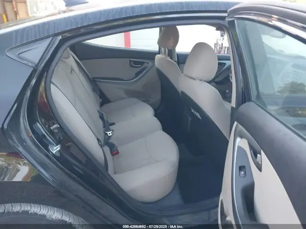 5NPDH4AE0GH690566 2016 HYUNDAI ELANTRA - Image 8