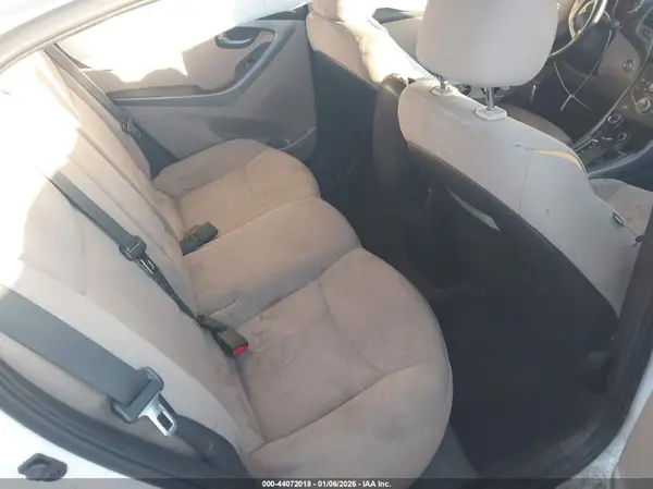 5NPDH4AE0GH692365 2016 HYUNDAI ELANTRA - Image 8