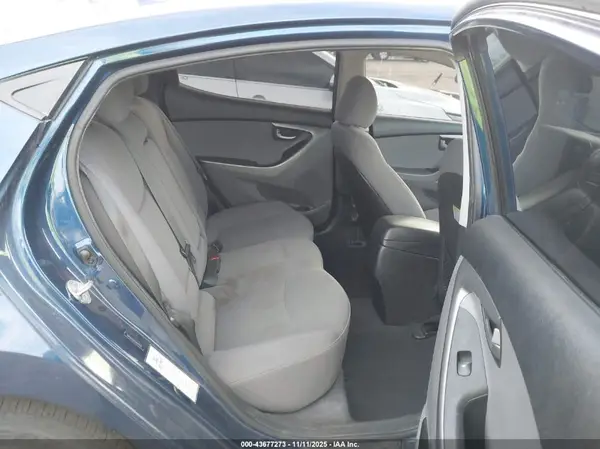 5NPDH4AE0GH694035 2016 HYUNDAI ELANTRA - Image 8