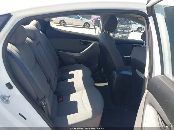 5NPDH4AE0GH695573 2016 HYUNDAI ELANTRA - Image 8