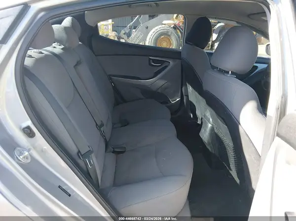 5NPDH4AE0GH695685 2016 HYUNDAI ELANTRA - Image 8