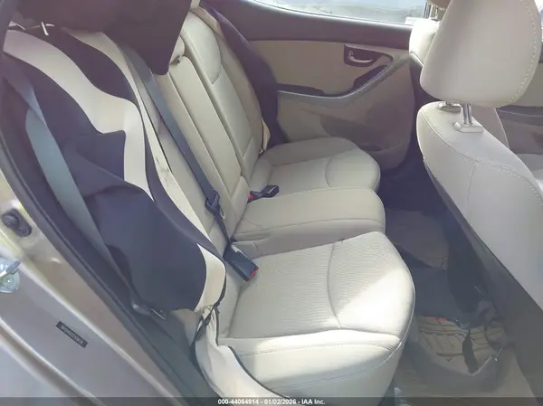 5NPDH4AE0GH696190 2016 HYUNDAI ELANTRA - Image 8