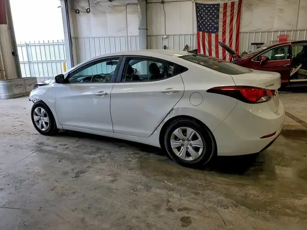 5NPDH4AE0GH696903 2016 HYUNDAI ELANTRA - Image 2