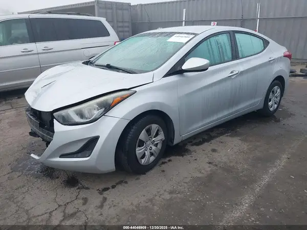 5NPDH4AE0GH696965 2016 HYUNDAI ELANTRA - Image 2