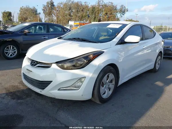 5NPDH4AE0GH698795 2016 HYUNDAI ELANTRA - Image 2