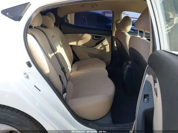 5NPDH4AE0GH698795 2016 HYUNDAI ELANTRA - Image 8