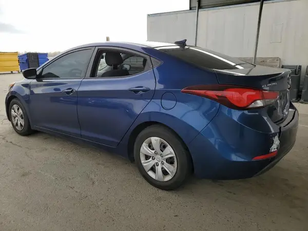 5NPDH4AE0GH701095 2016 HYUNDAI ELANTRA - Image 2