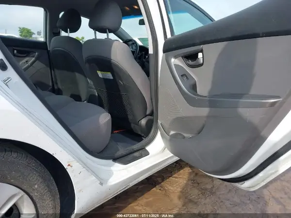 5NPDH4AE0GH701503 2016 HYUNDAI ELANTRA - Image 8