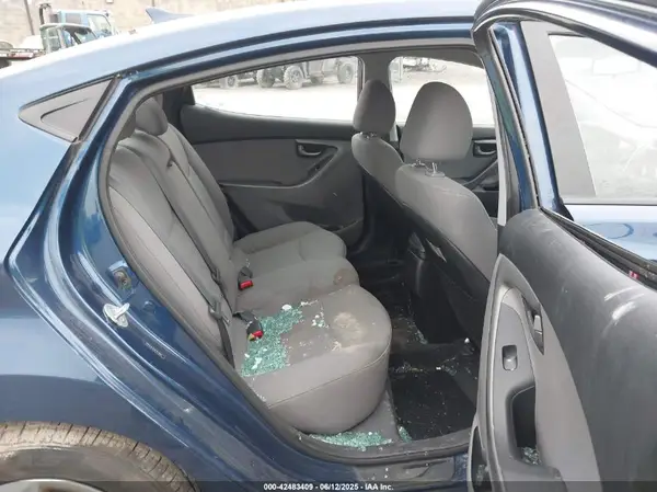 5NPDH4AE0GH703882 2016 HYUNDAI ELANTRA - Image 8