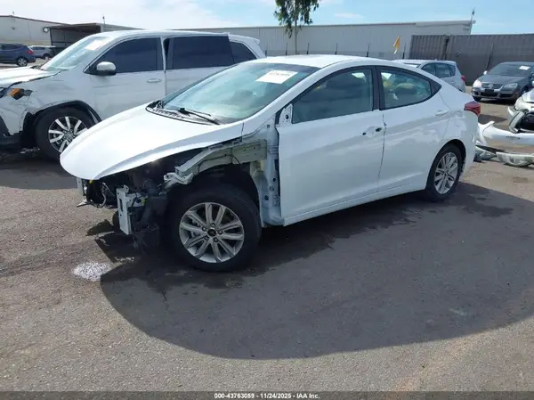5NPDH4AE0GH704272 2016 HYUNDAI ELANTRA - Image 2