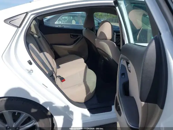5NPDH4AE0GH704272 2016 HYUNDAI ELANTRA - Image 8