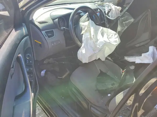 5NPDH4AE0GH704854 2016 HYUNDAI ELANTRA - Image 8