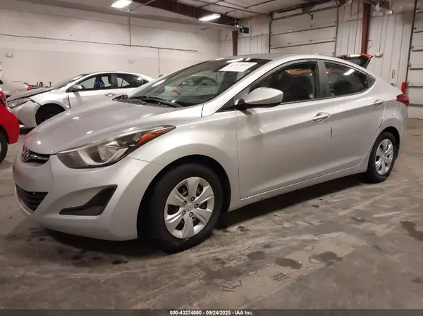 5NPDH4AE0GH705390 2016 HYUNDAI ELANTRA - Image 2