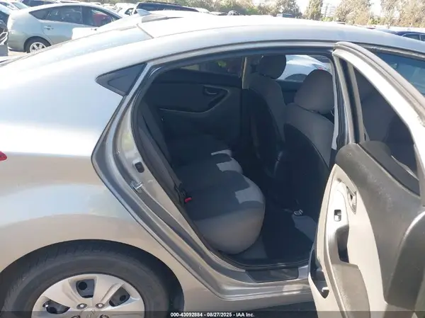 5NPDH4AE0GH711416 2016 HYUNDAI ELANTRA - Image 8