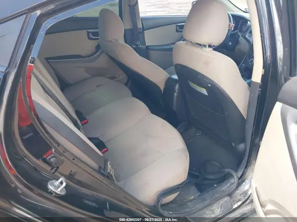 5NPDH4AE0GH712842 2016 HYUNDAI ELANTRA - Image 8