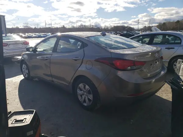 5NPDH4AE0GH713179 2016 HYUNDAI ELANTRA - Image 2
