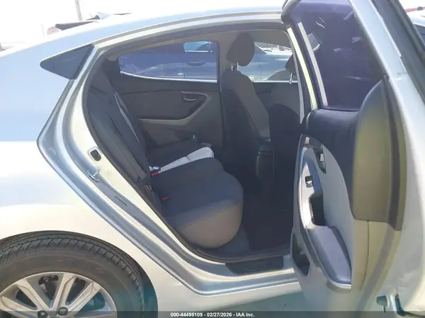 5NPDH4AE0GH713425 2016 HYUNDAI ELANTRA - Image 8