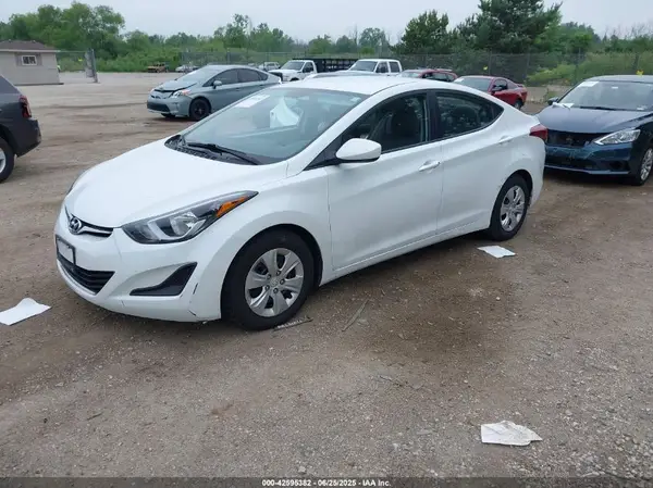 5NPDH4AE0GH713859 2016 HYUNDAI ELANTRA - Image 2