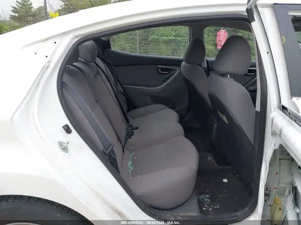 5NPDH4AE0GH713859 2016 HYUNDAI ELANTRA - Image 8