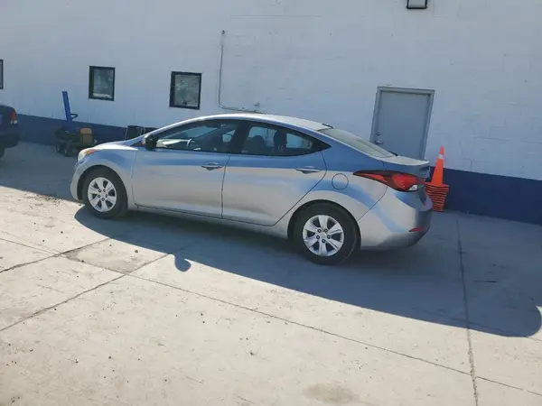 5NPDH4AE0GH715921 2016 HYUNDAI ELANTRA - Image 2