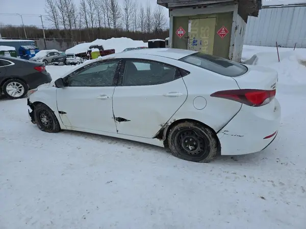 5NPDH4AE0GH716843 2016 HYUNDAI ELANTRA - Image 2