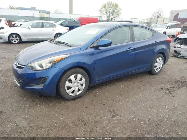 5NPDH4AE0GH717636 2016 HYUNDAI ELANTRA - Image 2