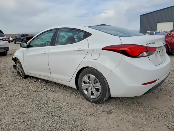 5NPDH4AE0GH718205 2016 HYUNDAI ELANTRA - Image 2