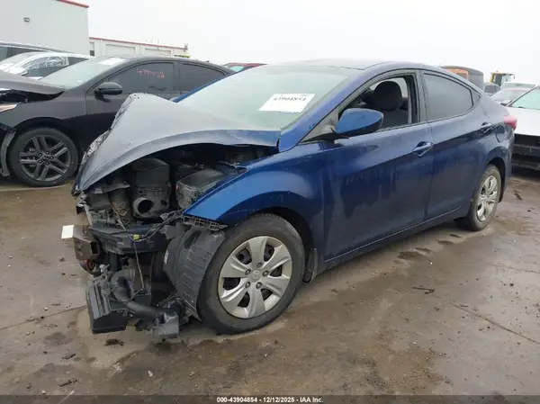 5NPDH4AE0GH720584 2016 HYUNDAI ELANTRA - Image 2