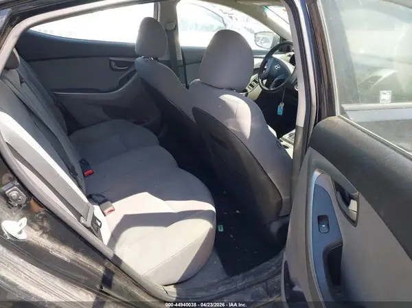 5NPDH4AE0GH721394 2016 HYUNDAI ELANTRA - Image 8