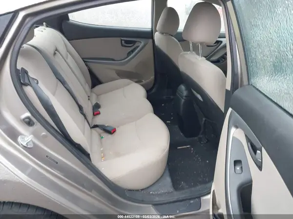 5NPDH4AE0GH723243 2016 HYUNDAI ELANTRA - Image 8