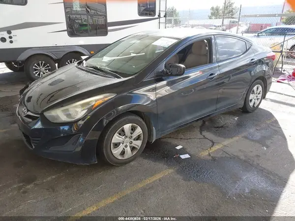 5NPDH4AE0GH724781 2016 HYUNDAI ELANTRA - Image 2