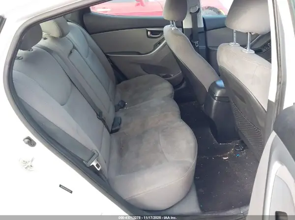 5NPDH4AE0GH725297 2016 HYUNDAI ELANTRA - Image 8