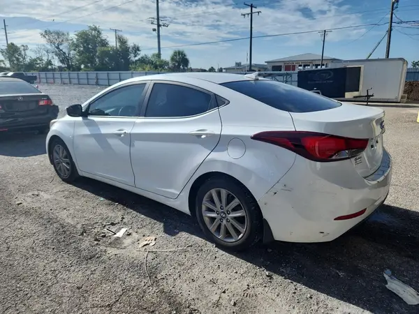 5NPDH4AE0GH729351 2016 HYUNDAI ELANTRA - Image 2