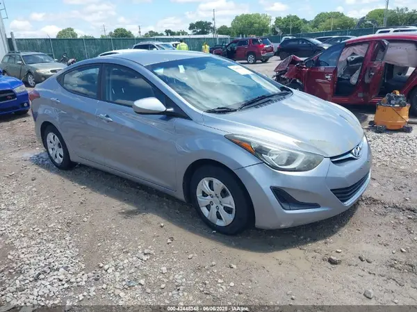 5NPDH4AE0GH729561 2016 HYUNDAI ELANTRA - Image 1