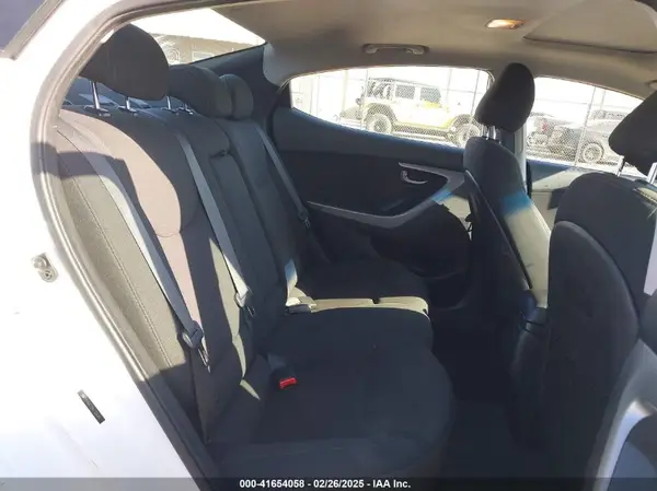 5NPDH4AE0GH732685 2016 HYUNDAI ELANTRA - Image 8
