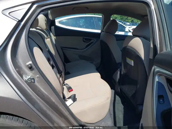 5NPDH4AE0GH732914 2016 HYUNDAI ELANTRA - Image 8