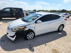 5NPDH4AE0GH735702 2016 HYUNDAI ELANTRA