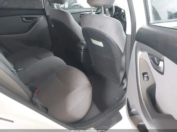 5NPDH4AE0GH741628 2016 HYUNDAI ELANTRA - Image 8