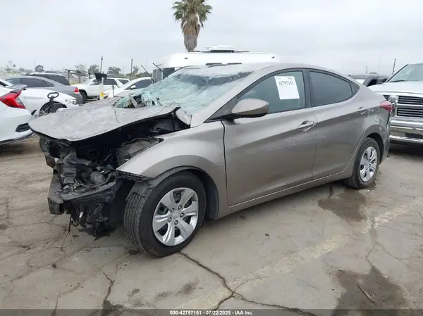 5NPDH4AE0GH744741 2016 HYUNDAI ELANTRA - Image 2