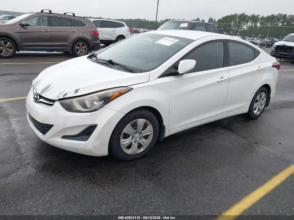 5NPDH4AE0GH746795 2016 HYUNDAI ELANTRA - Image 2