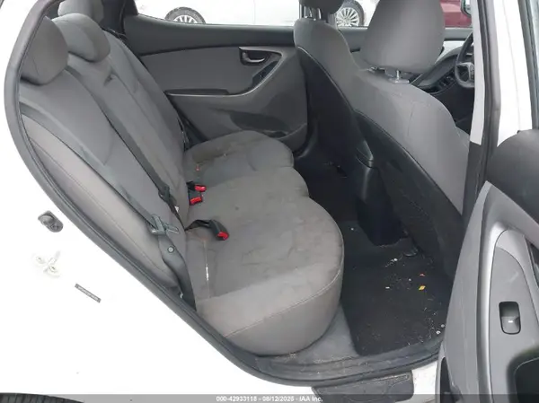 5NPDH4AE0GH746795 2016 HYUNDAI ELANTRA - Image 8