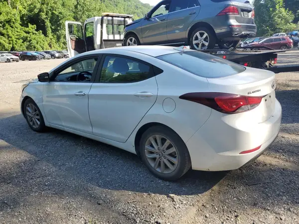 5NPDH4AE0GH748563 2016 HYUNDAI ELANTRA - Image 2