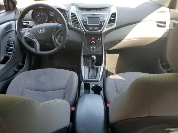 5NPDH4AE0GH748563 2016 HYUNDAI ELANTRA - Image 8