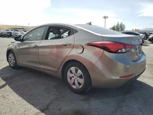 5NPDH4AE0GH748675 2016 HYUNDAI ELANTRA - Image 2